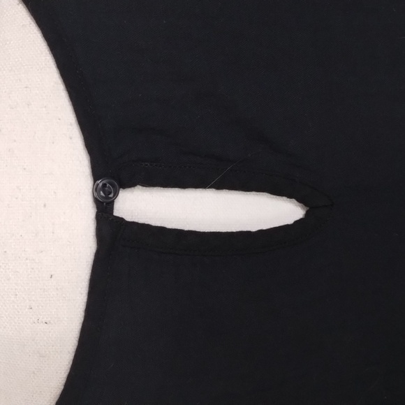 Universal Thread women's XL black gauge material puff sleeve blouse - Picture 5 of 10